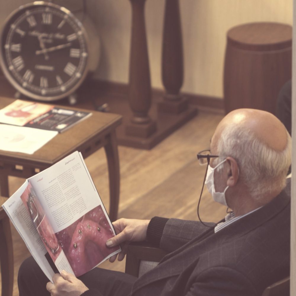 about dr arash ghafoori